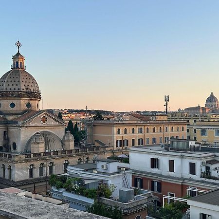 Incantevole Appartamento In Pieno Centro A Roma Luaran gambar